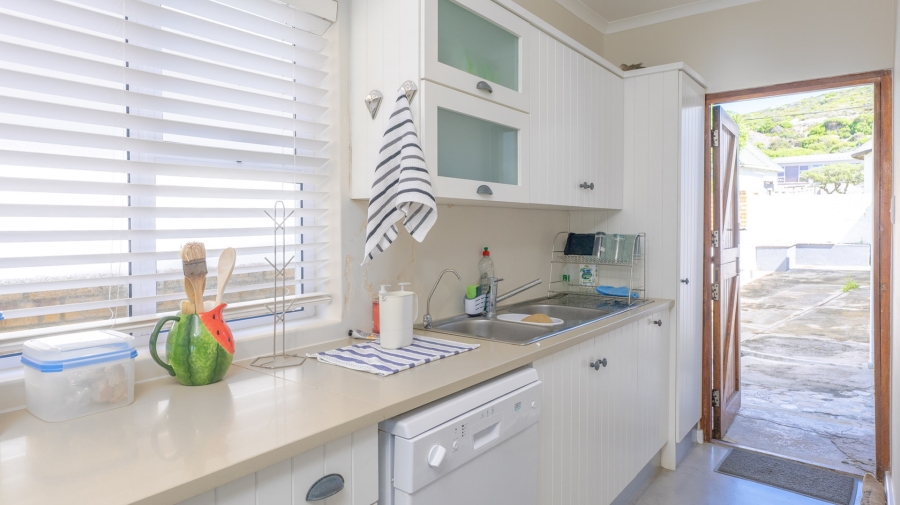 6 Bedroom Property for Sale in Agulhas Western Cape